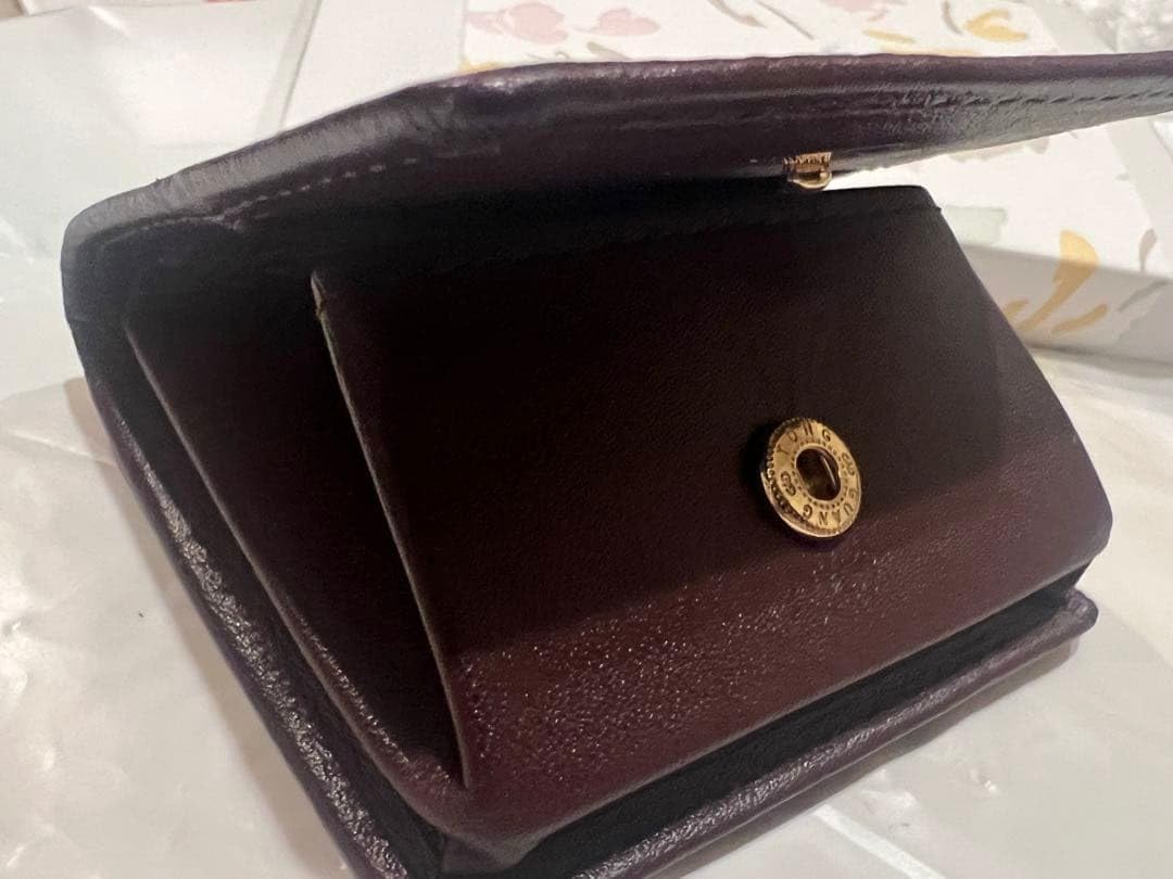 Amazon.co.jp: 日本皇室御用達黒本革小銭入れ 財布 皇室紋章入り